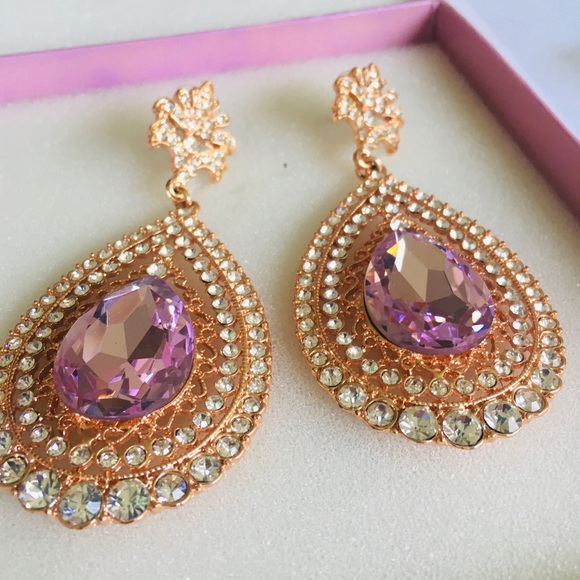 Pierced Dangle earrings - Picture 2 of 3